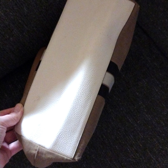 ๐ฅฐ๐ COACH City Carriage Tote Purse - Picture 8 of 10